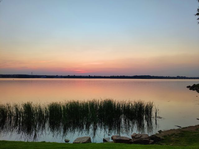 湖水-圖片來(lái)源編輯網(wǎng)